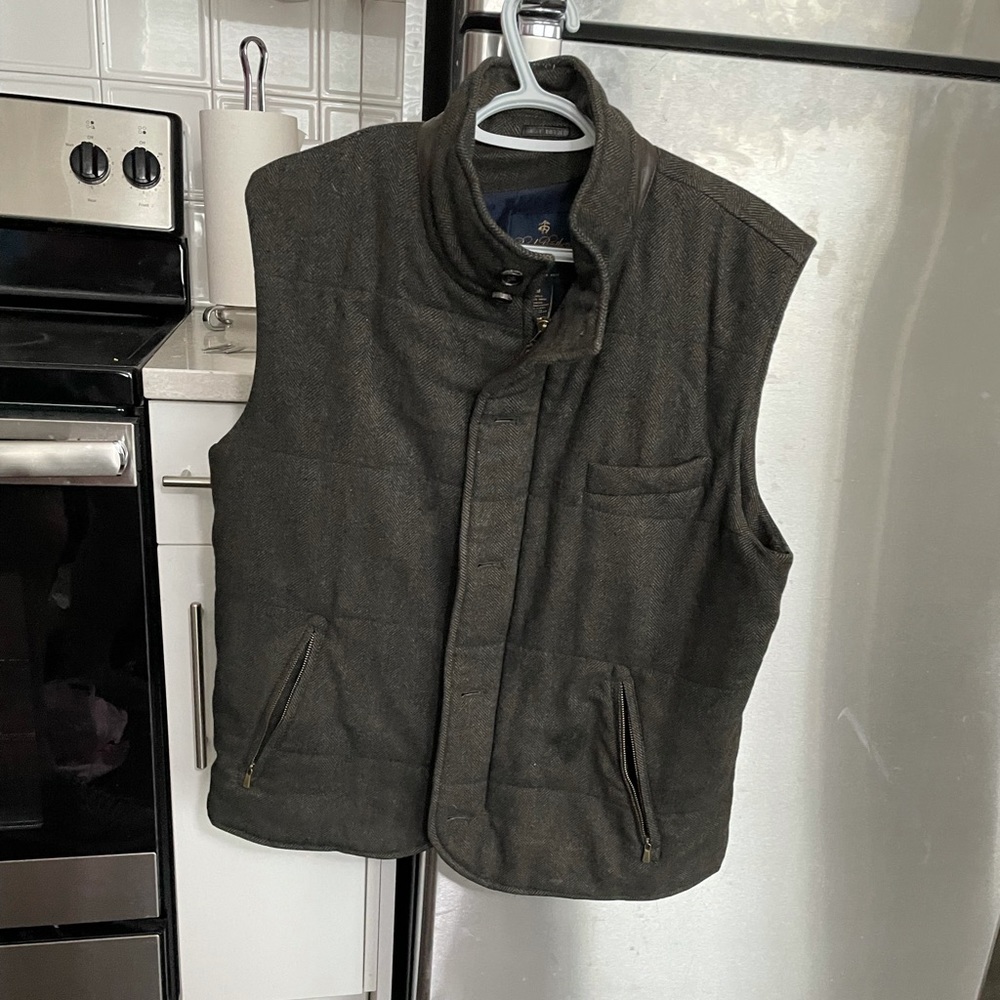 Brooks Brothers Men’s Vest Size Medium